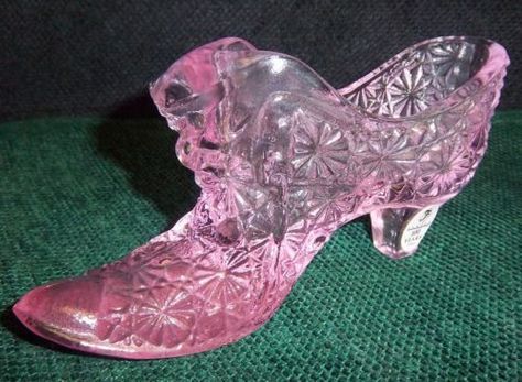 VINTAGE FENTON PINK CAT GLASS SHOE BIN Repurposed Glassware, Dish Collection, Glass Shoe, Shoe Bin, Ceramic Shoes, Fenton Glassware, Glass Shoes, Glass Slippers, Cat Shoes