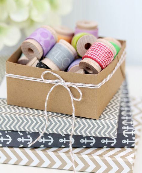 It really does take just a few minutes to get a finished product.  Easy box directions. Scoring Board, Easy Treat, Organize Craft Supplies, Pinterest Crafts, Easy Like Sunday Morning, Box Tutorial, Diy Papier, Diy Simple, Craft Room Storage