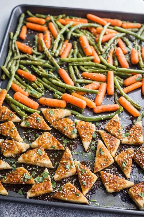 Pan Tofu, Vegetarian Gourmet, Best Tofu Recipes, Easy Sheet Pan Dinner, Lighter Recipes, Tofu Recipes Easy, Healthy Vegan Dinner, Dinner Vegan, Easy Sheet Pan Dinners