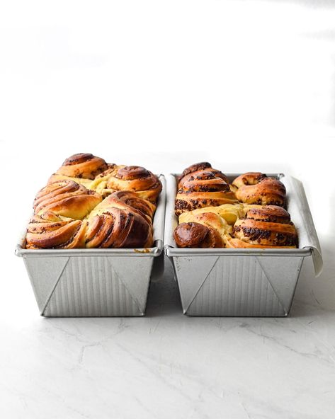 The softest challah made milk-bread style flavored with orange and olive oil, and swirled with a fig and orange paste. Easy Babka Recipe, Fig Newton Recipe, Recipes Buttermilk, Homemade Fig Newtons, Fig Paste, Fig Bread, Milk Chocolate Recipes, Small Batch Cookies, Orange Bread