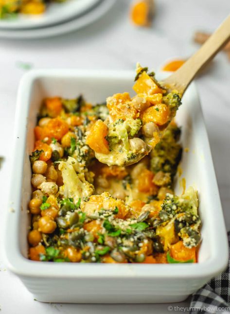 Butternut Squash Broccoli Casserole (Dairy-Free, Vegan) - The Yummy Bowl Butternut Squash Broccoli, Vegetarian Casserole Recipes, Vegetable Casseroles, Butternut Squash Stew, Pumpkin Casserole, Yummy Bowl, Butternut Squash Casserole, Butternut Recipes, Broccoli Recipes Casserole