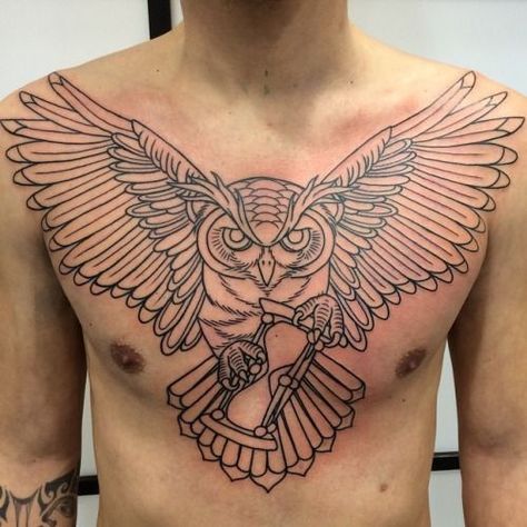 Owl Tattoo Chest, Mens Owl Tattoo, Traditional Owl Tattoos, Owl Tattoo Drawings, Owl Tattoo Design, Cool Chest Tattoos, Pieces Tattoo, Chest Piece Tattoos, Geniale Tattoos