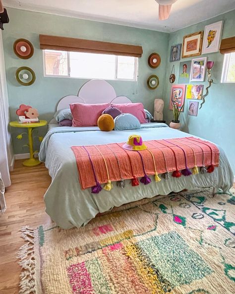 Candid Gallery: #straydogdesigns Colorful Teen Bedroom, Teen Bedroom Colors, Eclectic Bedroom Ideas, Funky Bedroom, Bedroom Eclectic, 2024 Bedroom, Rainbow Bedroom, Random Products, Preppy Decor