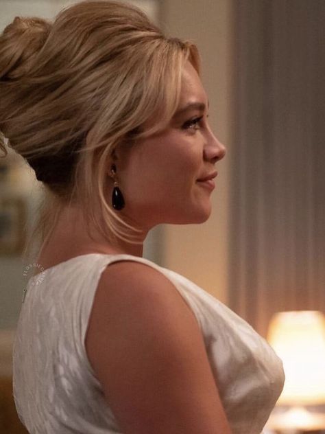 Florence Pugh Hair, Victory Project, Dont Worry Darling, Marcel Styles, Don't Worry Darling, Company Town, Lady Macbeth, Wispy Bangs, Florence Pugh