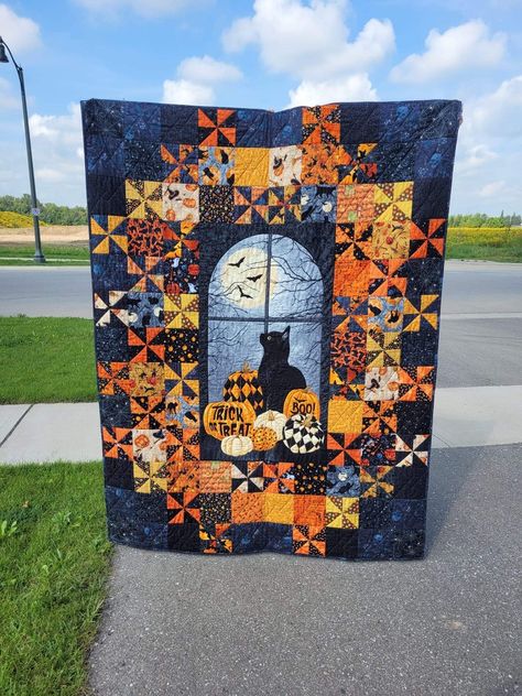 Free Halloween Quilt Patterns, Fall Panel Quilts Ideas Layout, Halloween Patchwork Quilt, Halloween Panel Quilts Ideas Layout, Panel Quilts Ideas Layout Patterns Free Halloween, Halloween Quilts Ideas, Halloween Cat Quilt Patterns Free, Halloween Quilt Panels, Halloween Quilt Blocks Quilting Books Patterns And Notions