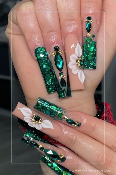 emerald green nails designs with bling Emerald Green Nails Sweet 16, Emerald Green Bling Nails Short, Emerald Color Nails, Emerald Green Glam Nails, Long Green Nail Designs, Emerald Glitter Nails, Green Western Nails, Emerald Green Glitter Nails, Nails Emerald Green And Gold