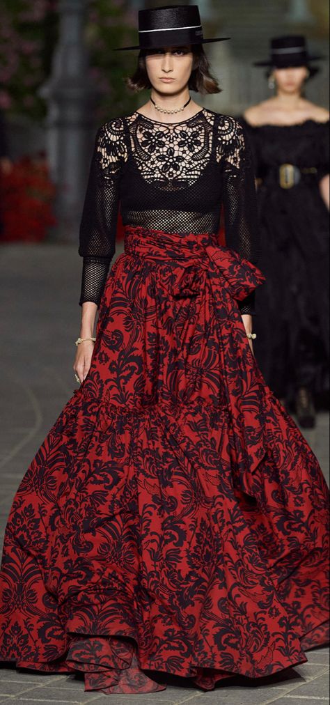 Dior Resort 2023, Skirts 2023, Red Black Dress, Red Black Style, Resort 2023, Christian Dior, Black Red, Lace Skirt, Red Dress