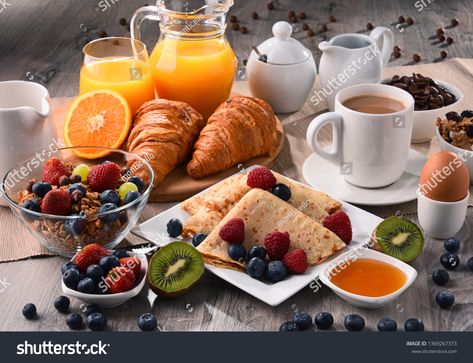 Hotel Breakfast Buffet, Waffle Bar, Kiwi Smoothie, Ultimate Breakfast, Hotel Breakfast, Orange Coffee, Tasty Breakfast, Barbecue Pork, Waffles Maker