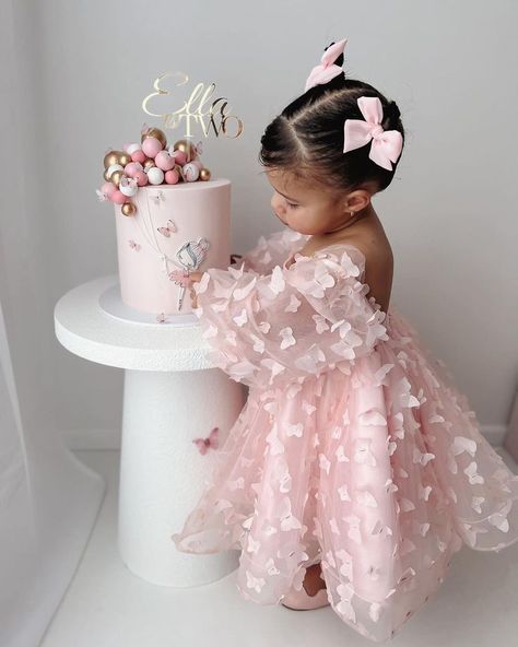 Baby 2024, Bday Photoshoot, Shower Photography, Baby Shower Photography, 1 Year Birthday, Simple Birthday Decorations, One Year Birthday, 2 Birthday Cake, Simple Birthday