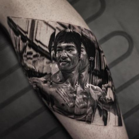 26 mind-blowing photorealistic tattoos - Wow Gallery Bruce Lee Tattoo, Foo Dog Tattoo, Bluce Lee, Bruce Lee Pictures, Cowboy Tattoos, Fan Tattoo, Movie Tattoos, Different Tattoos, Leg Tattoo