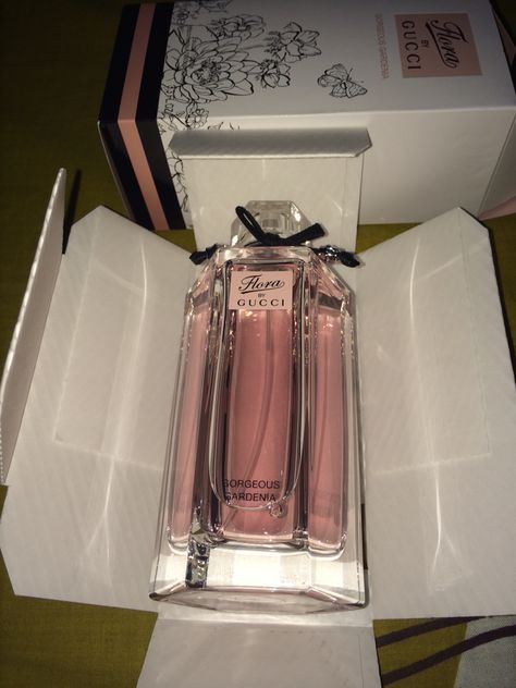 Gucci Perfume Snapchat Story, Gucci Perfume Aesthetic, Gucci Perfume For Women, Gucci Flora Perfume, Gucci Flora Gorgeous Gardenia, Flora By Gucci, Parfum Gucci, Flora Gucci, Gucci Perfume