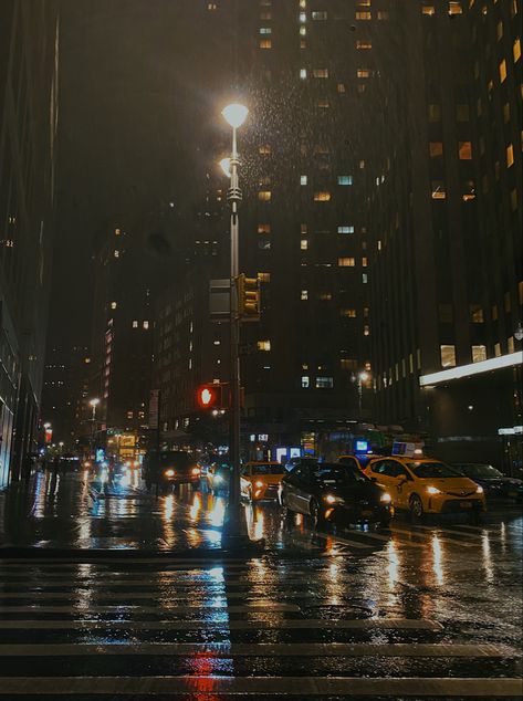 new york city rainy night dark street Rainy Zepeto Background, Rainy Rooftop Aesthetic, New York City Streets Aesthetic, Street Asthetic Picture Wallpaper, Rainy New York Aesthetic, Rainy Night New York, Police Lights Night, Rainy City Aesthetic Night, New York City Rain