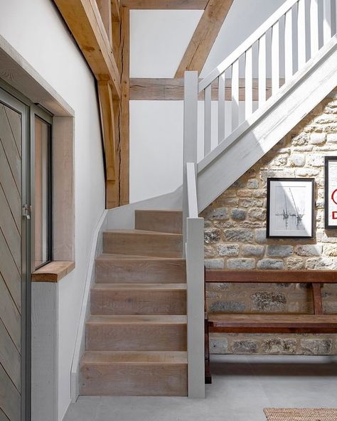 Instagram Cabin Staircase, Indoor Steps, Cottage Staircase, Cottage Stairs, Farmhouse Staircase, Kitchen Stairs, House With Land, Rustic Staircase, Border Oak