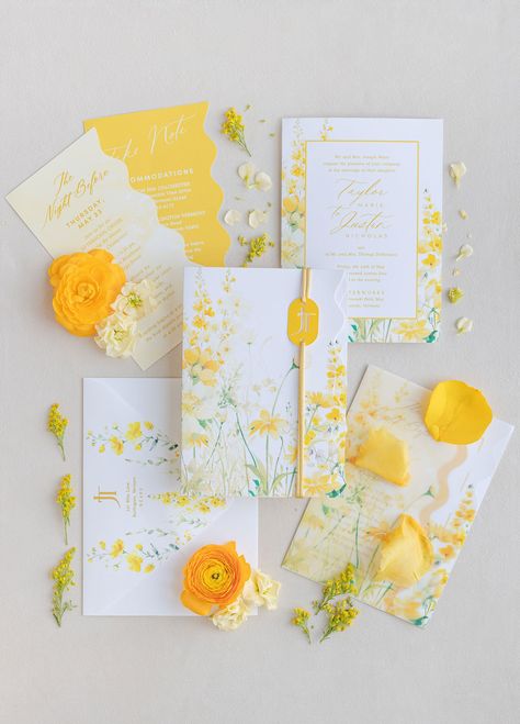 Bright & Joyful Yellow Wedding Inspiration at Riverfront Venue in Vermont Green And Yellow Wedding Theme, Yellow Theme Wedding, Green Yellow Wedding, Green And Yellow Wedding, Yellow Themed Wedding, Light Yellow Weddings, Pale Yellow Weddings, Southern Wedding Invitations, Yellow Invitation