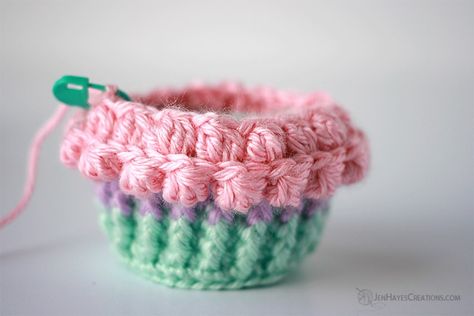 Crochet Cupcake Pattern Free, Crochet Playset, Cupcake Crochet Pattern, Crochet Cakes, Knit Cupcake, Crochet Cupcakes, Cupcake Crochet, Bootie Pattern, Cupcake Pattern