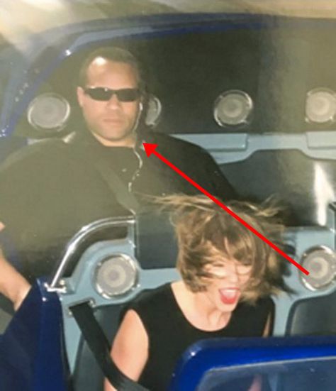 Like, why so sad? | This Picture Of Taylor Swift's Bodyguard At Disneyland Will Make Your Day Lily Aldridge, Amazing Race, Gal Pal, Taylor Swift Pictures, Rare Photos, Taylor Alison Swift, Kids Art, Roller Coaster, Pop Star