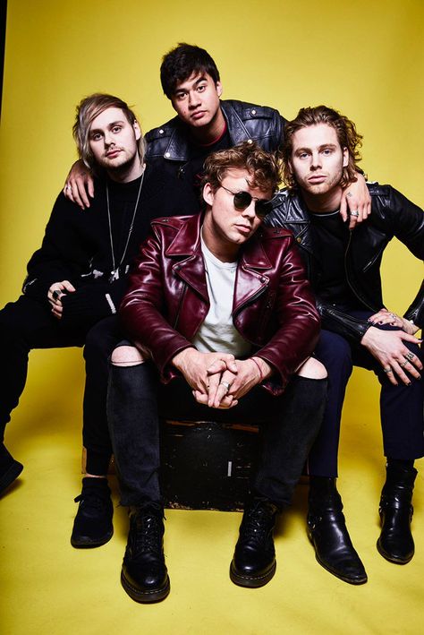 5 seconds of summer 5sos Photoshoot, Famous Brothers, 5sos Preferences, 5sos Wallpaper, 5sos Imagines, 5sos Luke, 5sos Pictures, Prince Royce, Five Seconds Of Summer