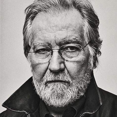 #RIP Tobe Hooper... Sebastian Kim, Salem Lot, Horror Lovers, Independent Films, Art Films, Movie Monsters, Bw Photo, Film Director, Classic Movies