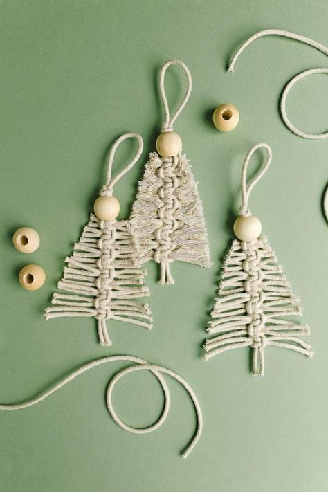 Diy Macrame Christmas Ornaments, Diy Macrame Christmas, Macrame Christmas Ornaments, Christmas Decs, Neutral Christmas Decor, Ann Wood, Christmas Yarn, Macrame Christmas, Holiday Crafts Diy