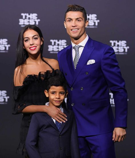 Ronaldo And Wife, Cr7 And Georgina, Ucl Trophy, Cristiano Ronaldo And Wife, Cristiano Ronaldo Family, Georgina And Ronaldo, Cristiano Ronaldo Girlfriend, Cristiano Georgina, Ronaldo And Georgina