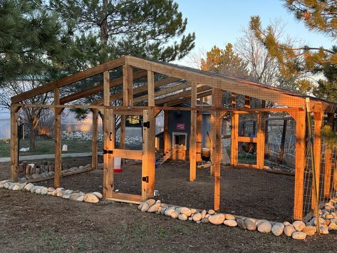 Extra Large Chicken Coop, Chicken Coop Decorations, Chicken Coop Layout, Coop Plans Free, Coop Layout, Chicken Coop Plans Free, Chicken Coop Pallets, Cute Chicken Coops, Chicken Coop Garden