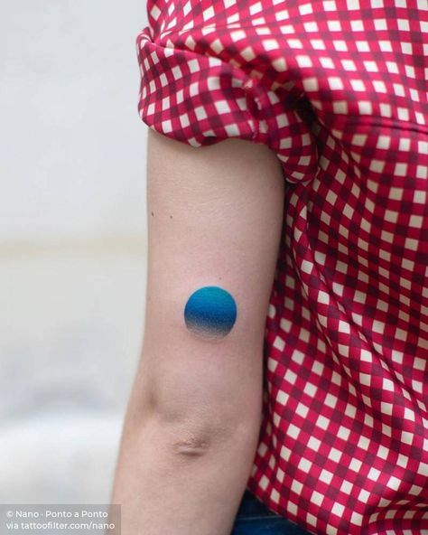 Hand poked blue spectrum circle. Tricep Tattoos, Tato Minimal, Back Of Arm Tattoo, Tattoo Spots, Circle Tattoo, Explore Tattoo, Spine Tattoos For Women, Healing Tattoo, Tato Lengan