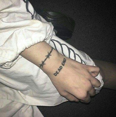 October Tumblr, Tato Grunge, Tato Jari, Tato Henna, Tattoo Line, Grunge Tattoo, Aesthetic Tattoos, Skeleton Hand Tattoo, Halloween Tattoo