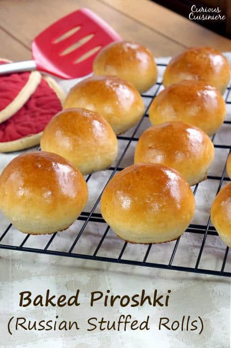 Russian Piroshki, Bierocks Recipe, Stuffed Rolls, Fluffy Rolls, Fluffy Dinner Rolls, Russian Dishes, Eastern European Recipes, Savory Dinner, Baked Dinner