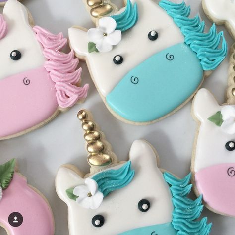 Unicorn Face Cookies, Unicorn Face Cookies Decorated, Animal Baking, Face Cookies, Unicorn Things, Cake And Sweets, Unicorn Birthday Party Decorations, Amazing Cookies, Unicorn Cookies