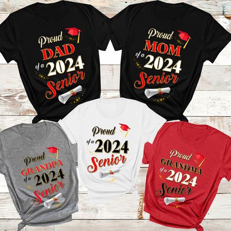 Diy Graduation Party Centerpieces, Family Graduation Shirts, Graduation Shirts For Family, Proud Family, Fun Family Photos, Proud Mom Quotes, Graduation Party Centerpieces, Graduation Party Planning, Matching Family Shirts