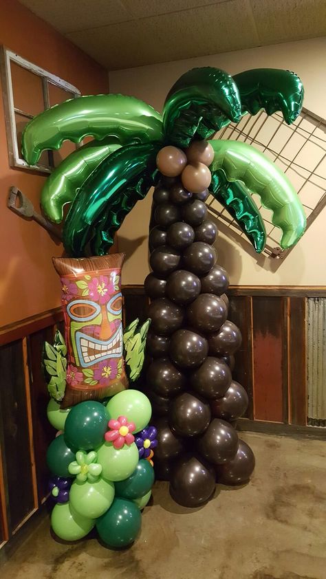 Luau party! @glitzandgo #balloonsmaketheevent Balloon Palm Tree, Luau Party Food, Balloon Tree, Moana Themed Party, Tropical Birthday Party, Luau Party Decorations, Luau Birthday Party, Hawaiian Birthday Party, Moana Birthday Party