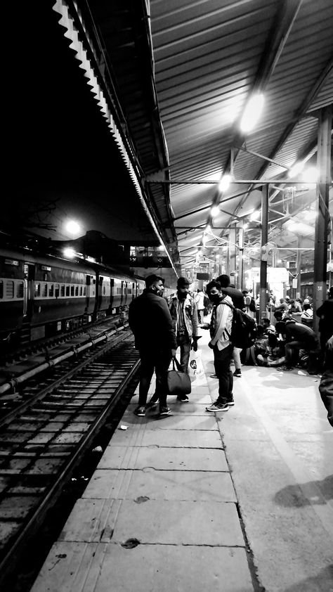 Presenting the rwailway station of delhi in which i am focusing of alignment and leading lines in black and white color grade Indian Railway Station Photography, Railway Station Snap, Railway Station Aesthetic, Railway Station Photography, Trains Aesthetic, Delhi Station, Station Snap, Station Pictures, Station Aesthetic