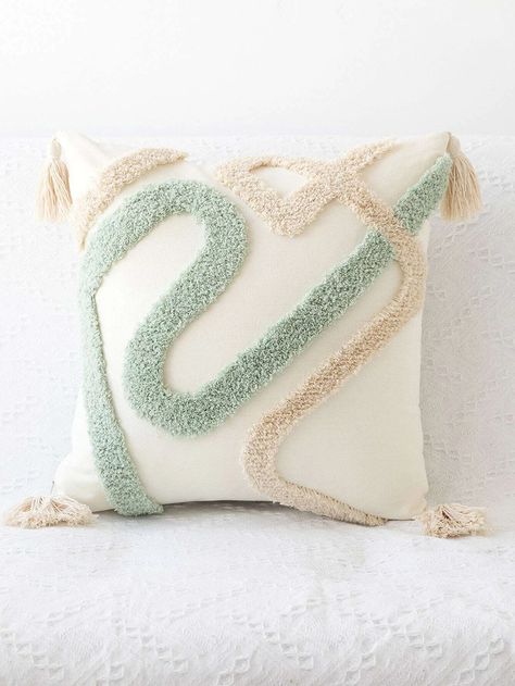 Punch Pillow, Zimmer Diy, Needle Cushion, Weaving Book, Cushion Embroidery, Tassel Decor, Tassels Decor, Designer Cushions, Cushion Cover Designs