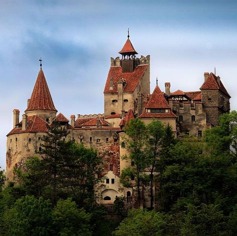 Bran Castle in Bran, Romania Draculas Castle Romania, Bran Castle Romania, Castle Romania, Bran Castle, Sims 4 Custom Content, Travel Goals, Barcelona Cathedral, Romania, Bucket List