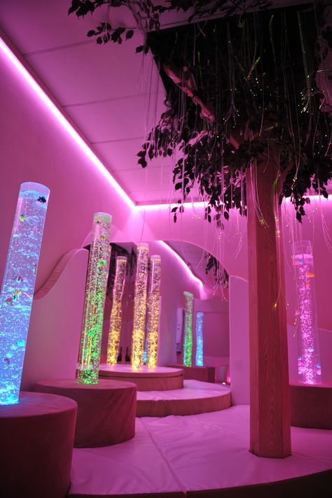 Aesthetic Sensory Room, Sensory Room Aesthetic, Sensory Kids Room, Sensory Room Ideas, Bubble Room, Diy Kids Playground, Sensory Equipment, Bubble Tube, Calm Room