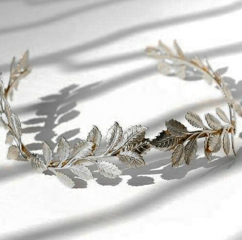 Aesthetics Laurel Crown Aesthetic, Objects Reference, Laurel Wreath Crown, Fairy Bride, Gold Laurel Wreath, Laurel Crown, Quinceanera Tiaras, Birthday Costume, Crown Aesthetic