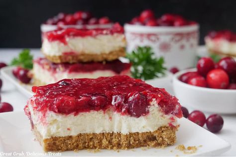 Cranberry Dessert Bars Cranberry Gooey Butter Bars, Cranberry Dessert Bars, Gooey Butter Bars, Cranberry Cheesecake Bars, Cranberry Cobbler, Cranberry Bars, Cranberry Orange Sauce, Cranberry Dessert, Cranberry Cheesecake