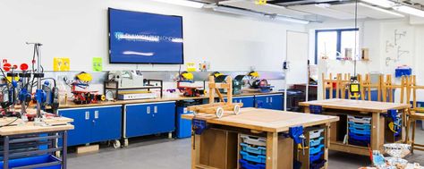 Technology Room, Robot Classroom, Robotics Workshop, Technology Classroom, Workbench Designs, Stem Classroom, Arch House, Innovation Lab, Workshop Design