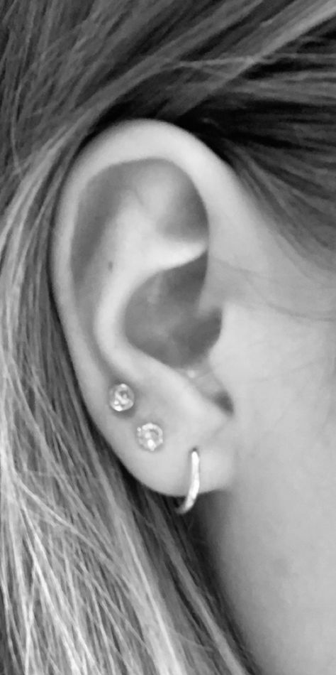 Third Lobe Piercing, Top Ear Piercing, Ear Piercings Chart, Piercing Chart, Lobe Piercing, Earring Ideas, Piercing Ideas, Ear Piercing, Ear Piercings