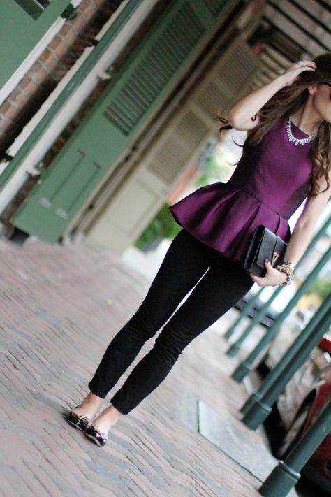 Love peplum tops and this color would be great with my hair! The only thing I don't love is the necklace - not my style. Stil Inspiration, Latest Outfits, Work Attire, Mode Style, Style Outfits, Outfits Casuales, Look Cool, Moda Casual, Passion For Fashion