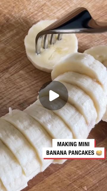 LADbible on Instagram: "Mini banana pancakes look so tasty 🍌🥞⁠ ⁠ 🎥: @butterbroetchen.yt⁠ ⁠ #reels #reel #reelsinstagram #video #videos #trending #viral #2024⁠" Banana Dipped Pancakes, Breakfast Ideas Sweet, Mini Banana Pancakes, Pancake Banana, Pancakes Banana, Banana Dip, Banana Pancake, Banana Pancakes Recipe, Pancakes And Bacon