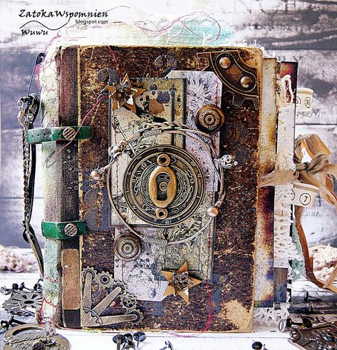 Magic School_ Junk Journal School Junk Journal, Fantasy Junk Journal, Alchemy Journal, Scrap Journaling, Prim Rose, Junk Journal Ideas, Scrapbooking Materials, Diy Journals, Mini Scrapbooks