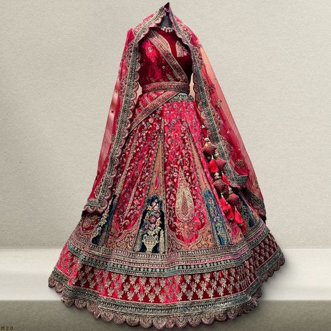 #lehengacholi #maroon #maroonlehengacholi #maroonvelvetlehengacholi #maroonbridalvelvetlehengacholi #lehengainspiration #lehengadesigns #lehengablouse #lehengacollection #lehengalove #lehengacholicollection #lehengacholionline #scalloped #weddinglehenga #receptionlehenga #engagementlehenga #belt #doubledupatta #bridallehengacholi Deep Maroon Bridal Lehenga, Dupatta With Belt, Belt Lehenga, Maroon Bridal Lehenga, Double Dupatta, Indian Bridal Wear Red, Designer Bridal Lehenga Choli, Reception Outfit, Latest Bridal Lehenga