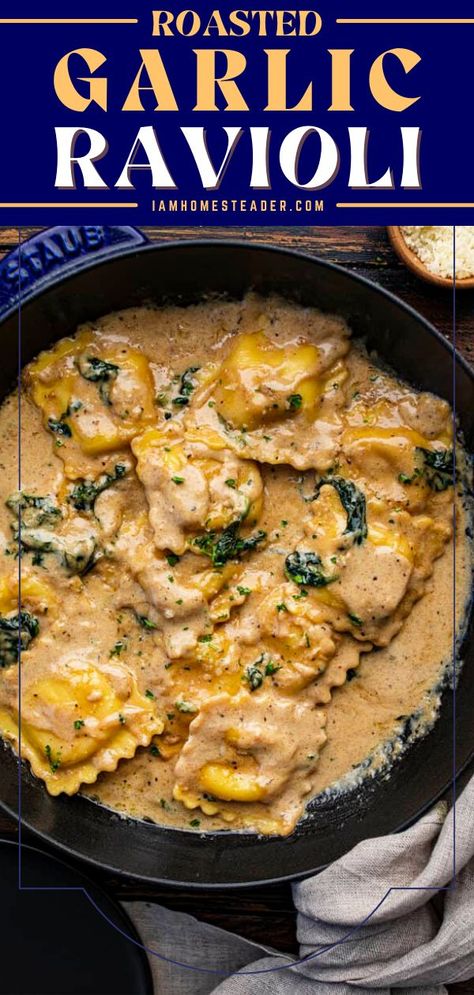 Roasted Garlic Ravioli, Spinach Dinner, Creamy Spinach Sauce, Spinach Sauce, Garlic And Olive Oil, Ravioli Recipe, Pasta Dinner Recipes, Fresh Spinach, Creamy Spinach