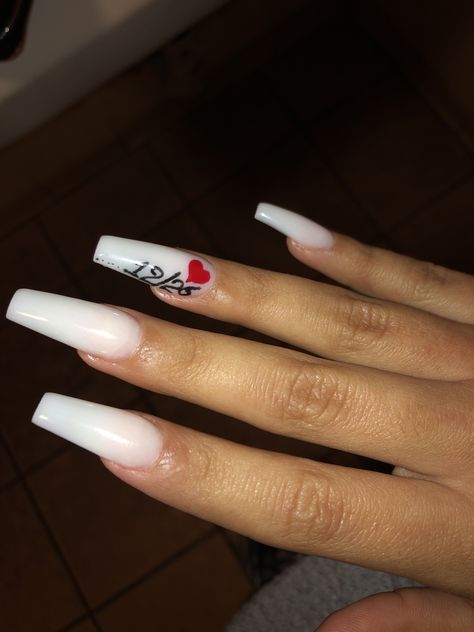 Boyfriend Birthday Nails, Date Nails Ideas, Red French Tip Nails With Initial, Simple Valentines Nails Coffin, Wedding Anniversary Nails Ideas, White Nails Valentines Day, Valentines Day Nails Initials, Valentines Nails White, Nails For Boyfriend