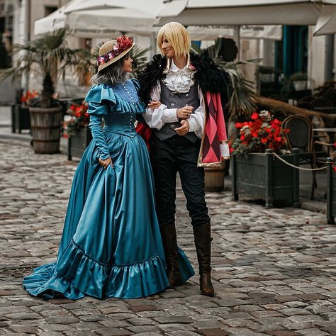 Howl's Moving Castle Sophie, Cosplay Studio, Howl Cosplay, Howls Moving Castle Cosplay, Sophie Howl's Moving Castle, Howl Sophie, Howl Jenkins, Howls Moving Castle Art, Studio Ghibli Fanart