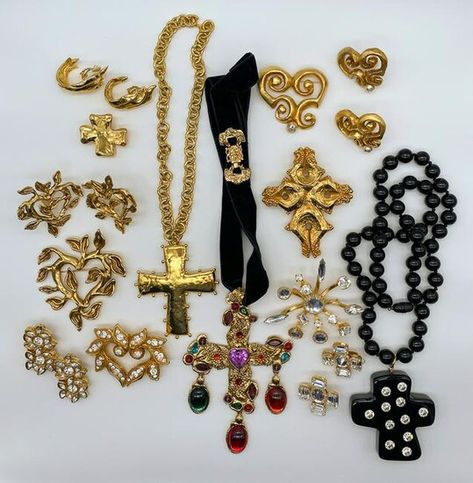 Traditional Gold Jewellery, Christian Lacroix Jewelry, Christian Jewellery, 90s Jewelry, Eclectic Jewelry, Ab Fab, Cross Necklaces, Dope Jewelry, Jewelry Lookbook