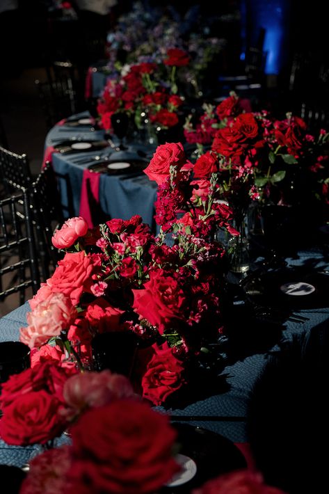 Midnight Blue And Red Wedding Theme, Navy And Red Wedding Theme, Winter Wedding Floral Arrangements, Moody Wedding Tablescape, Dark Red Wedding Theme, Red Floral Centerpieces, Black And Red Wedding Theme, Red And Black Wedding Theme, Navy Red Wedding