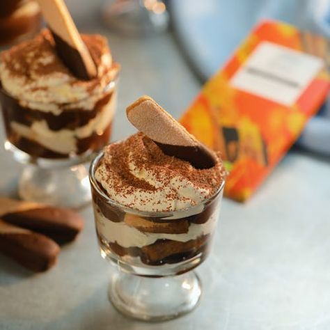 Is it still tiramisu without the coffee? This orangey chocolatey twist makes us say YES! In partnership with Tesco. Chocolate Orange Tiramisu, Orange Tiramisu Recipe, Orange Tiramisu, Easy Tiramisu, Easy Tiramisu Recipe, Chocolate Tiramisu, Wedding Cake Recipe, Tiramisu Cake, Tiramisu Recipe