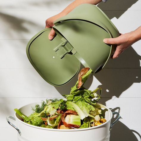 Aesthetic Compost Bin, Waste Photography, Food Waste Poster, Zero Food Waste, Countertop Compost Bin, Zero Waste Food, Countertop Compost, Green Bin, Waste Reduction